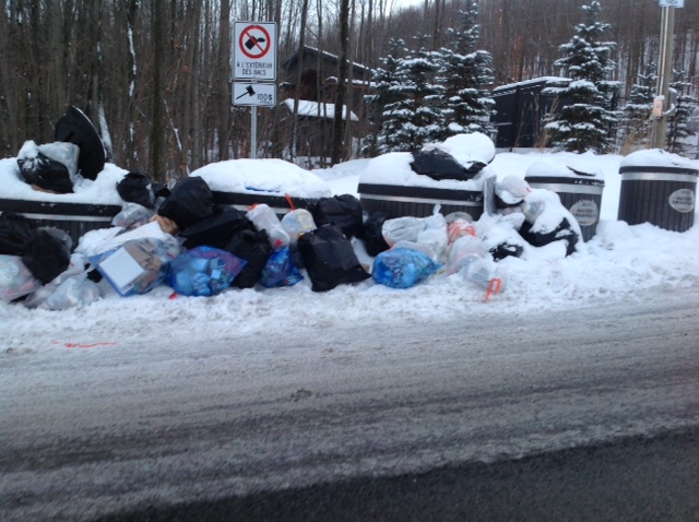 La Ville de Bromont prend des moyens pour que la situation de janvier 2018 ne se reproduise pas en 2019 en augmentant les levées des contenants semi-enfouis dans le secteur de la rue des Deux-Montagnes.